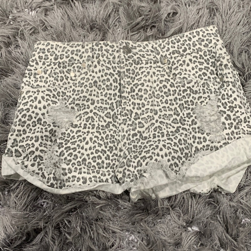 Grey leopard jean shorts